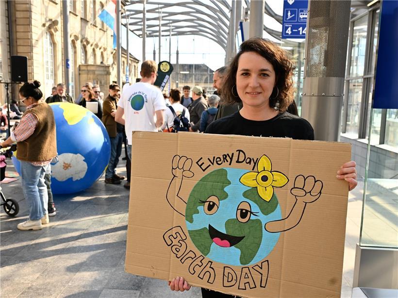 Zahlreiche Menschen demonstrieren bei „Marche pour la Terre“ 