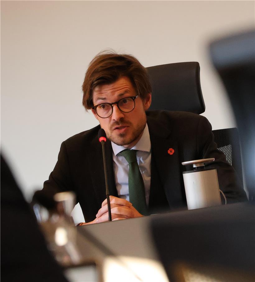 Sie sehen das Feuer – und diskutieren über die Temperatur 