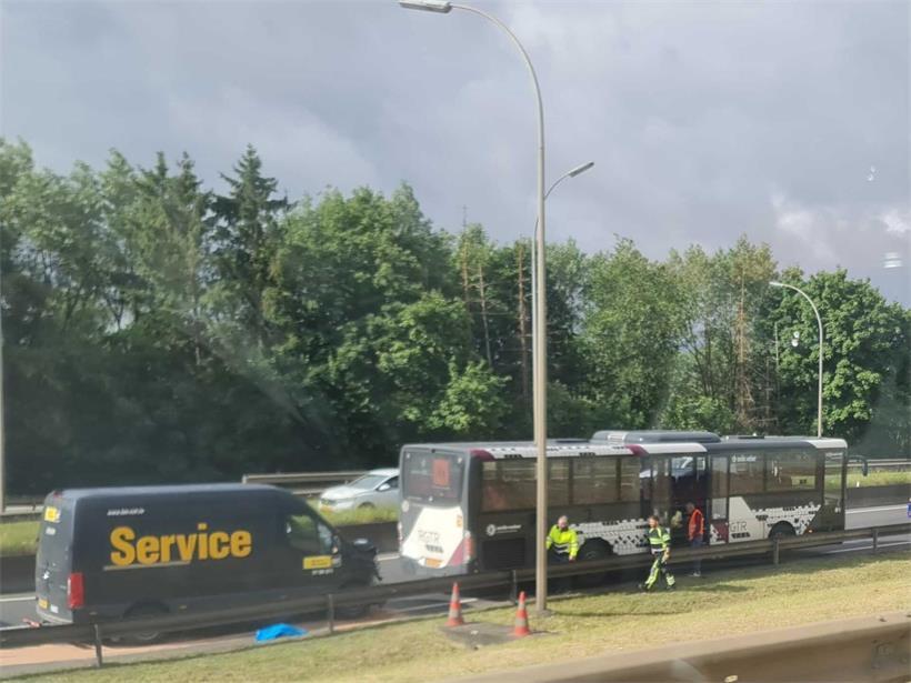Unfall verursacht Stau auf A4 