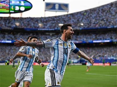 „Messi ist die WM“: Argentiniens Superstar zieht mit Klose gleich