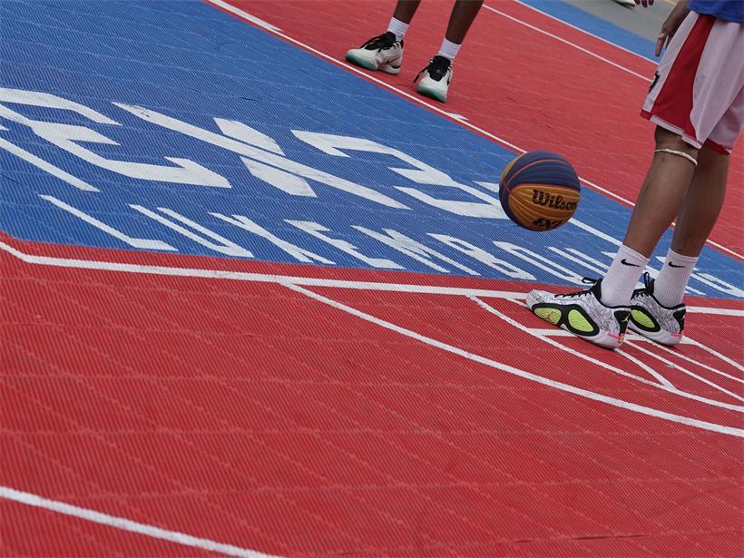 Basketballspiel in der Enovos League Saison 25/26 zwischen Steinsel und Dudelingen in Aktion