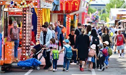 Billiger essen oder billiger spielen? Die Aufteilung des „Fouer“-Familientags hilft nur den Schaustellern