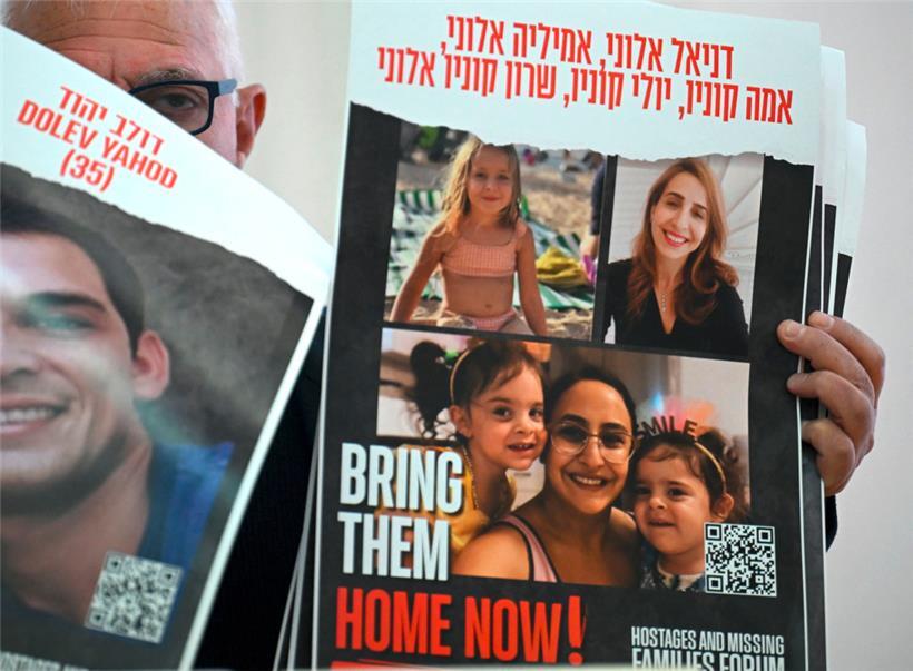 Bilder von Menschen, die von der Terrororganisation Hamas aus Israel in den Gazastreifen verschleppt wurden
