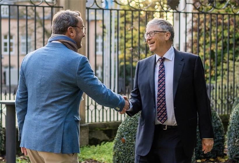 Bill Gates (rechts) hat bei seinem überraschenden Besuch auch Premier Bettel get...