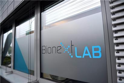 Bionext, das medizinische Laboratorium aus Leudelingen, fühlt sich beim Angebot der Regierung für gratis PCR-Tests im Sommer 2021 außen vor gelassen und hat Klage eingereicht
