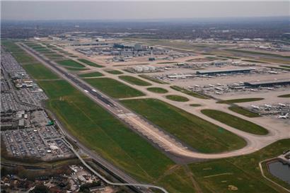 Bis der Verkehr auf dem größten Flughafen Europas wieder normal läuft, könnten Tage vergehen
