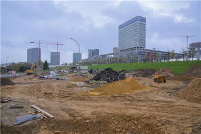 Bis ein Bauprojekt abgeschlossen ist, müssen Bauherren, Architekten und Ingenieure oft lange Prozeduren bewältigen
