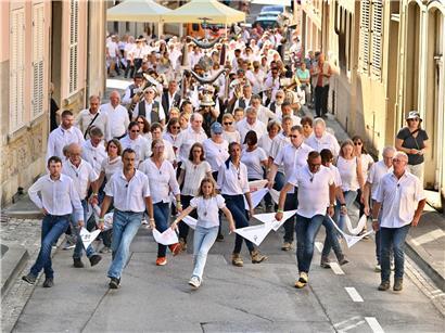 Bis zu 14.000 Pilger bei der traditionellen Springprozession 2026 in feierlicher religiöser Atmosphäre