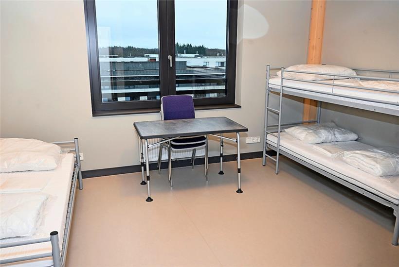 Bis zu drei Familienangehörige können in einem Zimmer wohnen
