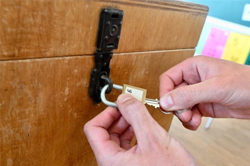 Bis zur Auszählung sind die Urnen sicher verschlossen – so wie hier in Düdelinge...