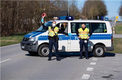 Bitte anhalten: Wie hier in Bayern sind auch an der Grenze zwischen Luxemburg und Deutschland Checkpoints aufgebaut. 
