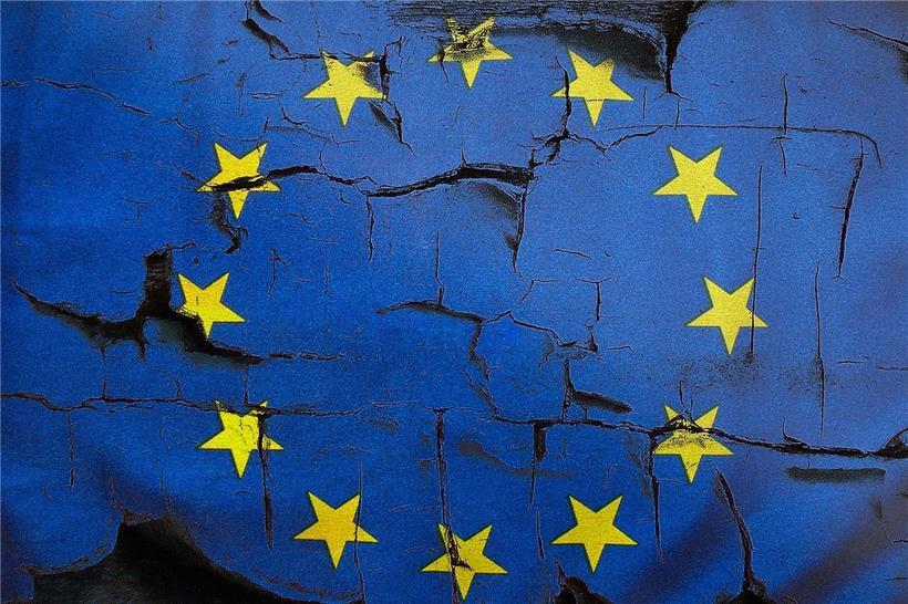 Bitte recht freundlich: Die Verunglimpfung von EU-Symbolen ist in Deutschland strafbar
