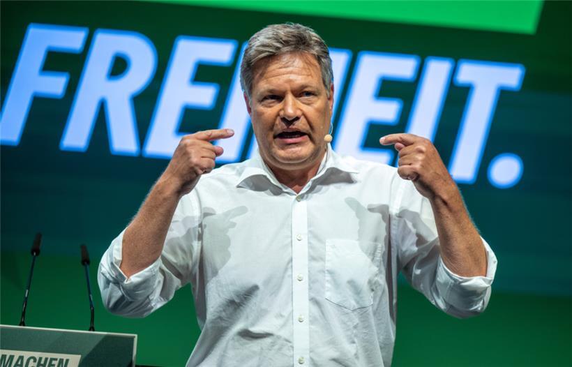 Bleibt gelassen: der deutsche Wirtschaftsminister Robert Habeck beim kleinen Parteitag der Grünen in Potsdam
