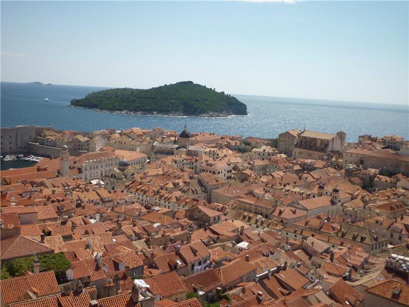 Blick auf die Altstadt von Dubrovnik, eines der beliebtesten Touristenziele in Kroatien
