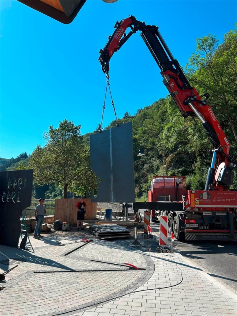 Blick auf die Aufbauarbeiten an dem neuen Monument, das am 11. September enthüllt werden soll
