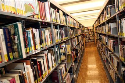 Blick hinter die Kulissen der Stadtbibliothek
