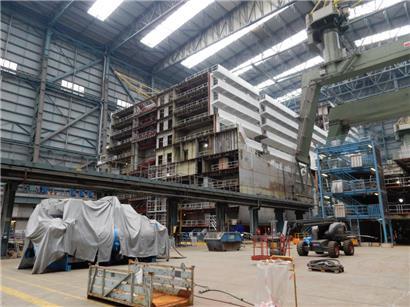 Blick in die Werft in Papenburg während des Besuchs einer Luxemburger Delegation 2016
