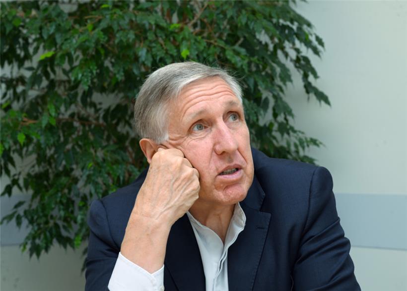 Blickt auf eine lange politische Karriere zurück
