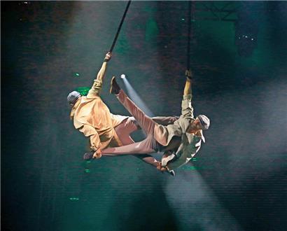 Bloß nicht verknoten: Akrobatik der Spitzenklasse wird von der Truppe geboten
