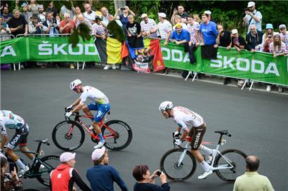Bob Jungels (rechts) fuhr am Donnerstag lange ganz vorne mit 
