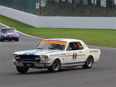 Bob Kellen, Yann Munhowen und Max Schiltz feierten in ihrem Mustang den Klassensieg