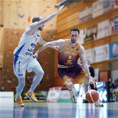 Bobby Melcher war einmal mehr in den entscheidenden Momenten da, auch gegen Liga-MVP Philippe Gutenkauf
