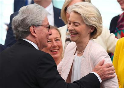 Breton und von der Leyen im Juli in Straßburg. Inzwischen ist das Tischtuch zwischen beiden zerschnitten.
