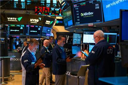 Broker in den Räumen der New Yorker Börse
