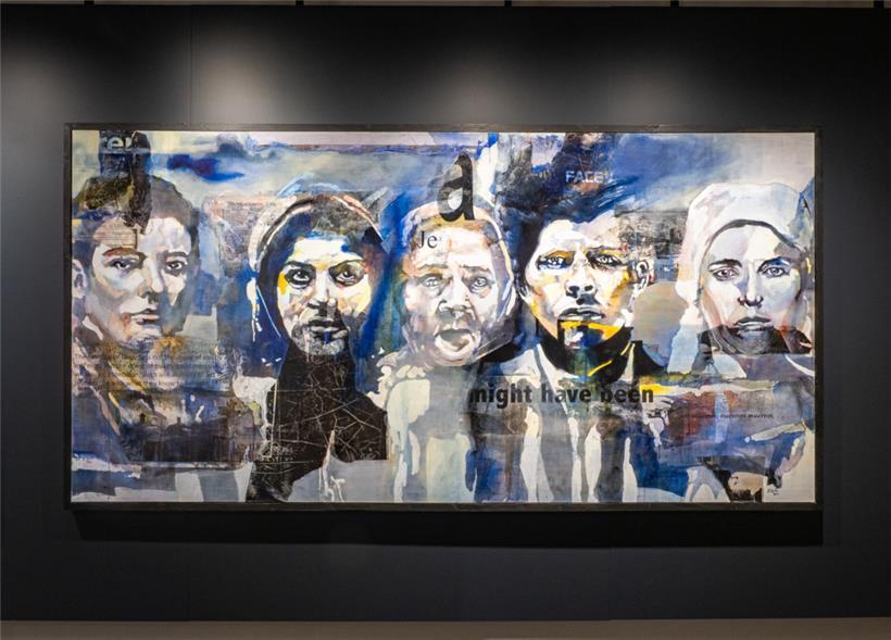 Bruce Clarke stellt keine bestimmten Konflikte dar. Vielmehr stehen seine Kunstwerke stellvertretend für wiederkehrende Gräueltaten.
