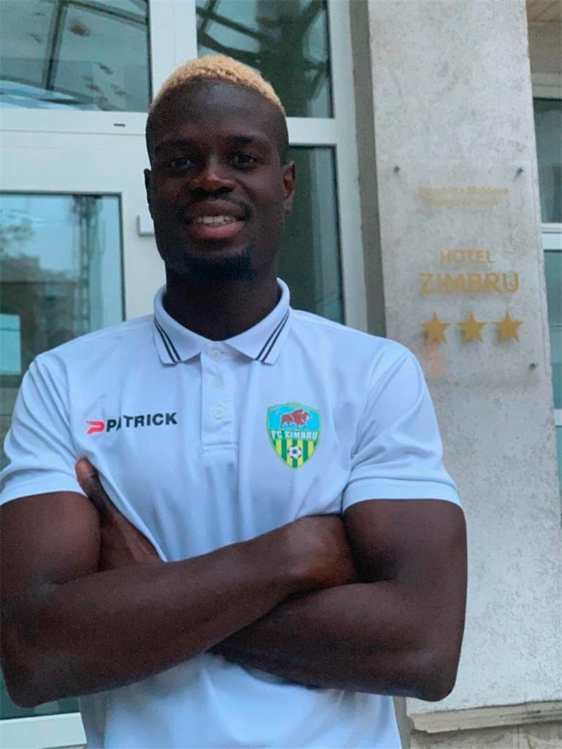 Bruno Moura vor dem Vereinshotel „Zimbru“, wo er seit vergangenem Sommer lebt
