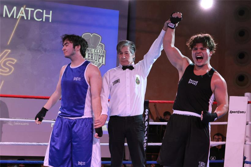 Bryan Barbalinardo setzt sich nach Punkten gegen seinen Gegner durch