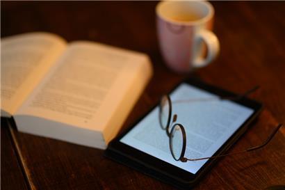 Buch oder Tablet? 
