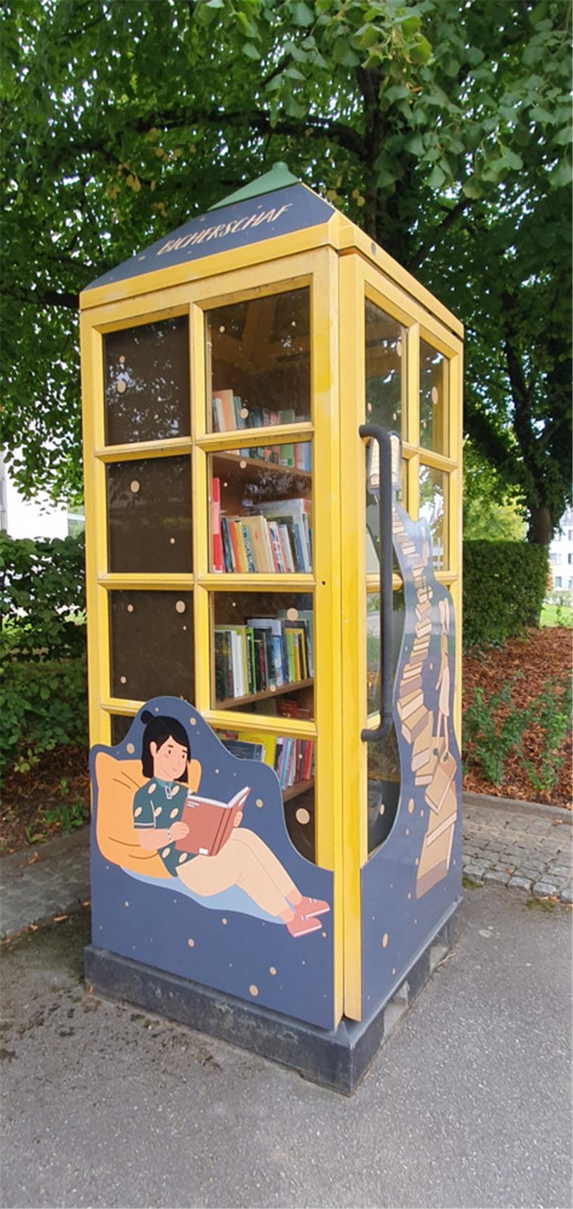 Bücher laden zum Träumen ein: Das scheint die Botschaft der Bücherkabine in Sandweiler zu sein
