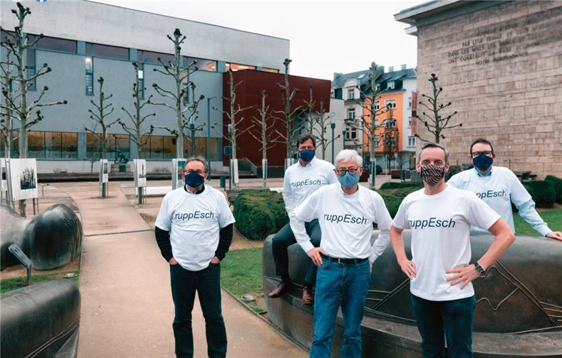 Bürgermeister Mischo und die Escher Schöffen: Mit neuen T-Shirts gegen Kritik und für Likes
