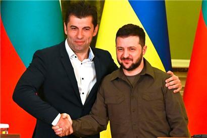 Bulgariens Premier Kiril Petkow besuchte den ukrainischen Präsidenten Wolodymyr Selenskyj Ende April in Kiew
