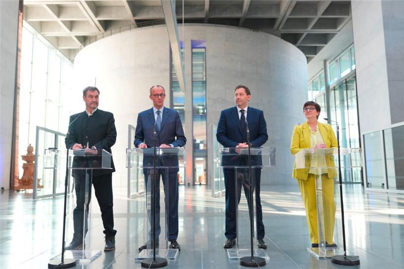 CDU, CSU und SPD sondierten, ob Koalitionsverhandlungen zu einer Regierungsbildung nach der Bundestagswahl aufgenommen werden können
