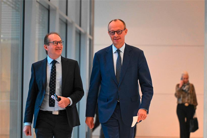 CDU-Chef Friedrich Merz (r.) und der Vorsitzende der CSU-Gruppe im Bundestag, Alexander Dobrindt, trafen sich am Donnerstag mit Kanzler Olaf Scholz
