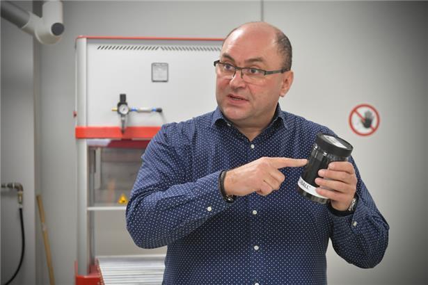 CEO Konstantin Notman
