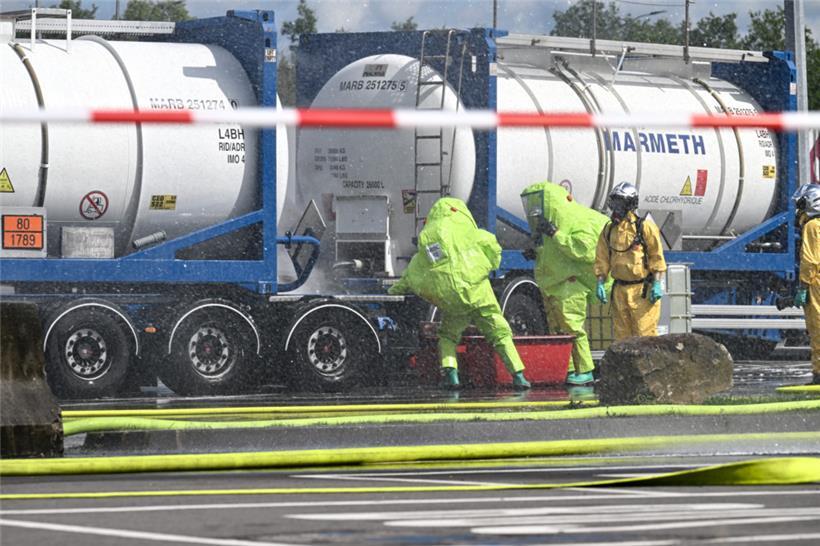 CGDIS-Einsatzkräfte mit Spezialequipment
