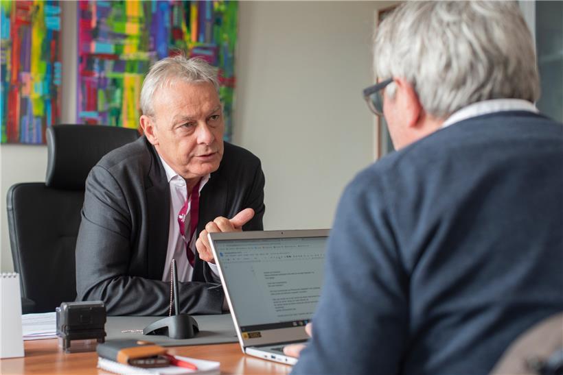 CHEM-Generaldirektor Hansjörg Reimer erklärt den Schlachtplan, mit dem das Escher Krankenhaus auf die Ausnahmesituation reagieren kann
