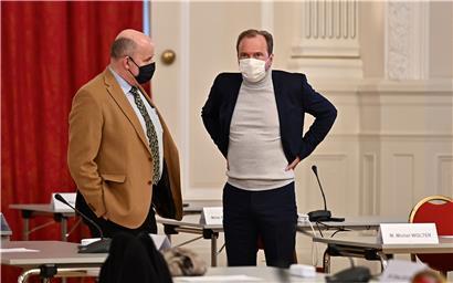 CSV-Abgeordneter Gilles Roth (r.) hat den Gesetzesvorschlag im Parlament vorgestellt
