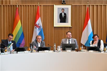 CSV-Bürgermeister Christian Weis (2.v.r.) mit den Schöffen Bruno Cavaleiro (CSV), André Zwally (CSV) und Pim Knaff (DP)
