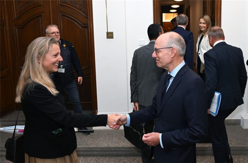 CSV-Premier Luc Frieden am Mittwoch mit Carole Muller, CEO von Fischer und Präsidentin der Handelskonföderation
