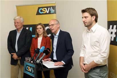 CSV-Spitzenkandidat Luc Frieden stellt die zehn Prioritäten seiner Partei für die Chamberwahlen im Oktober vor. Neben ihm Claude Wiseler,  Elisabeth Margue und Alex Donnersbach.
