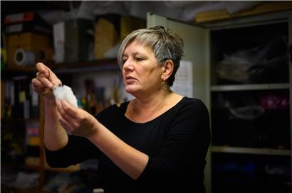 Carine Mertes arbeitet leidenschaftlich gern mit Filz
