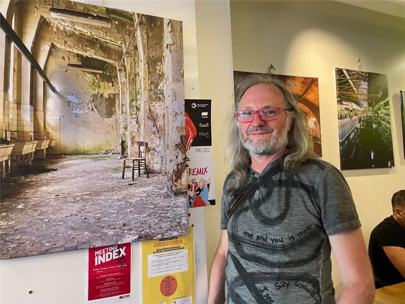 Carlo Sowa während der Vernissage im „Streik“ am Escher Boulevard Kennedy
