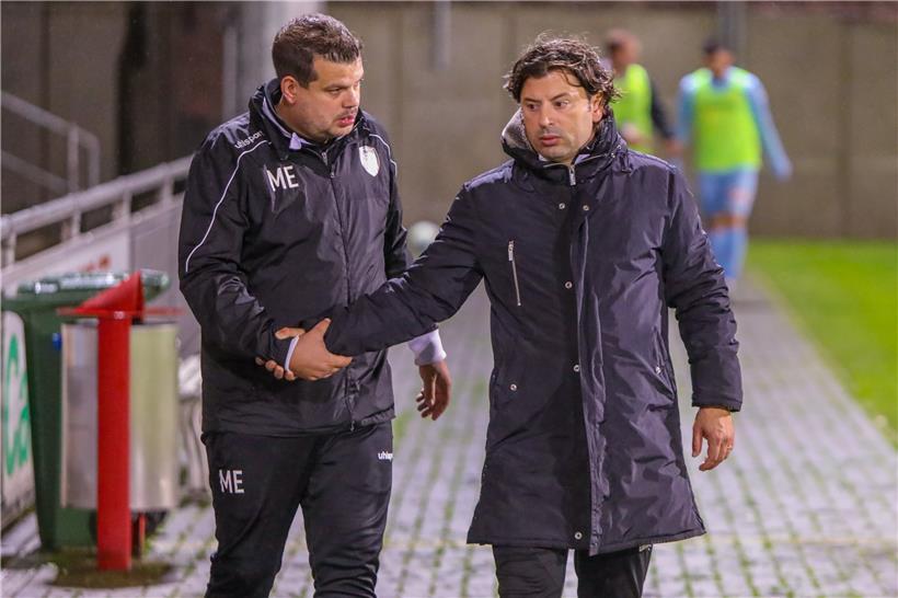 Carlos Fangueiro und sein Assistent Mehdi El Alaoui (l.) stehen am Scheideweg
