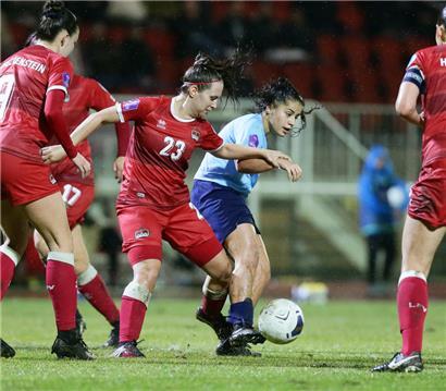 Caroline Jorge (in Blau) bescherte dem Team eine frühe Führung
