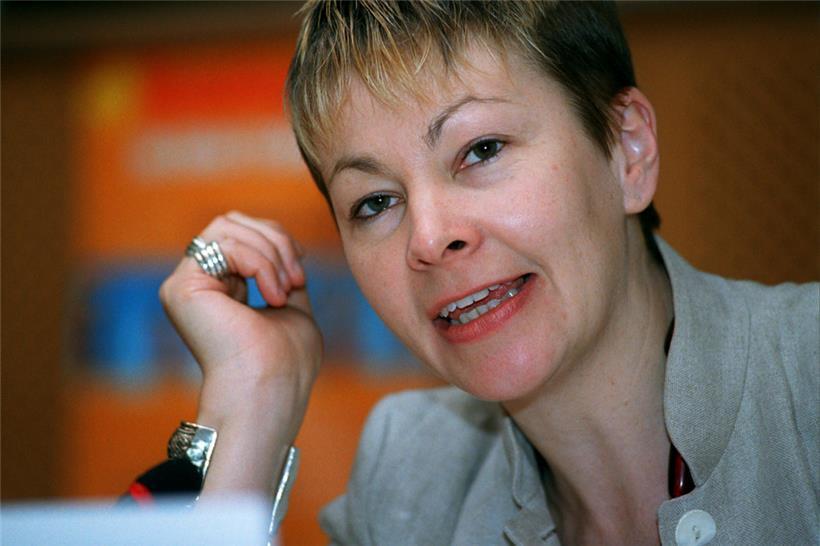 Caroline Lucas im EU-Parlament in Straßburg im März 2012: Die prominente britische Grünenpolitikerin will sich mehr dem Klima- und Umweltschutz widmen
