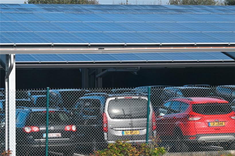 Carports mit Fotovoltaikanlagen müssten eigentlich zur Norm werden
